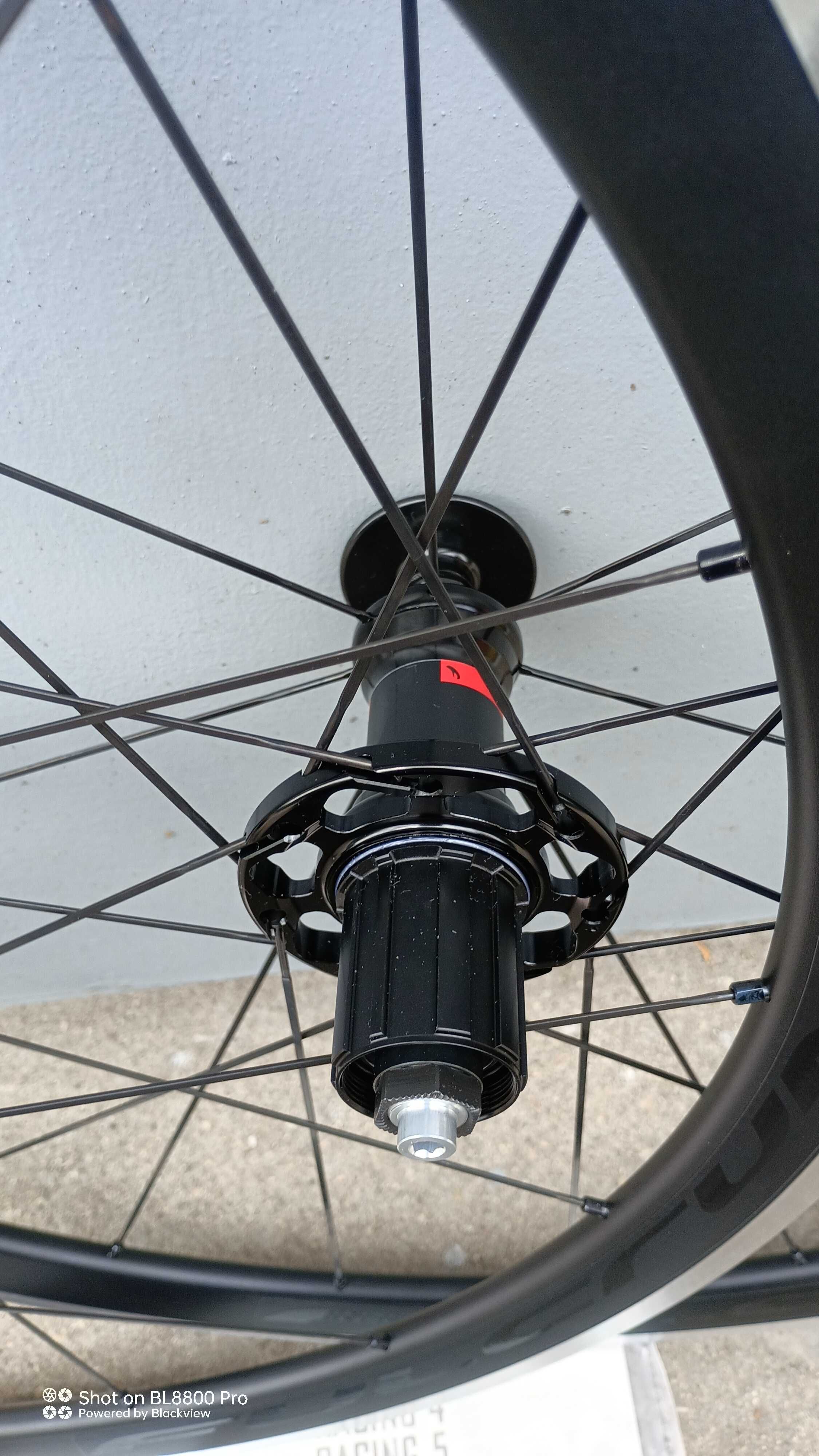 Капли Fulcrum Racing 400 шосеен велосипед