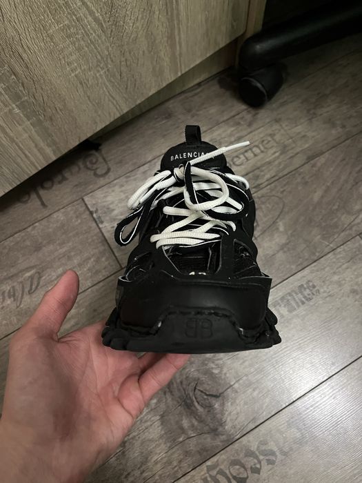 Balenciaga track 42