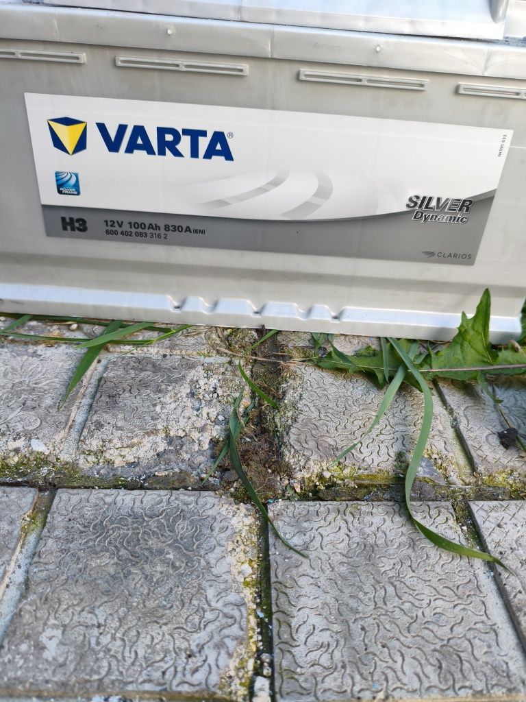 Аккумулятор Варта 100А.