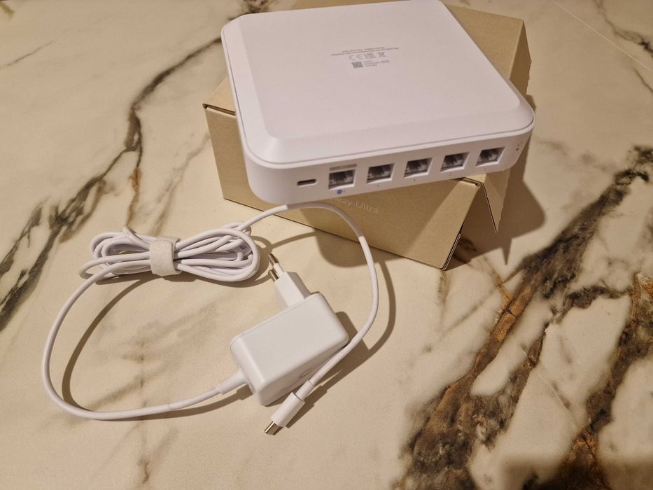 Продавам рутер Unifi Cloud Gateway Ultra / UCG-Ultra