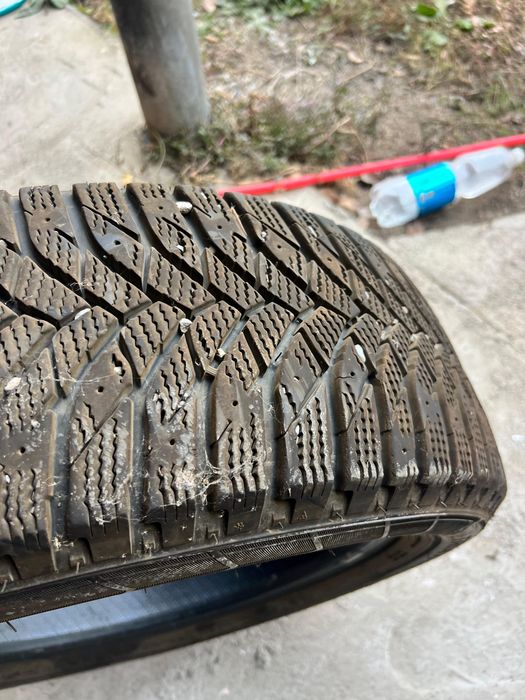 продам покрышку 215/55/17