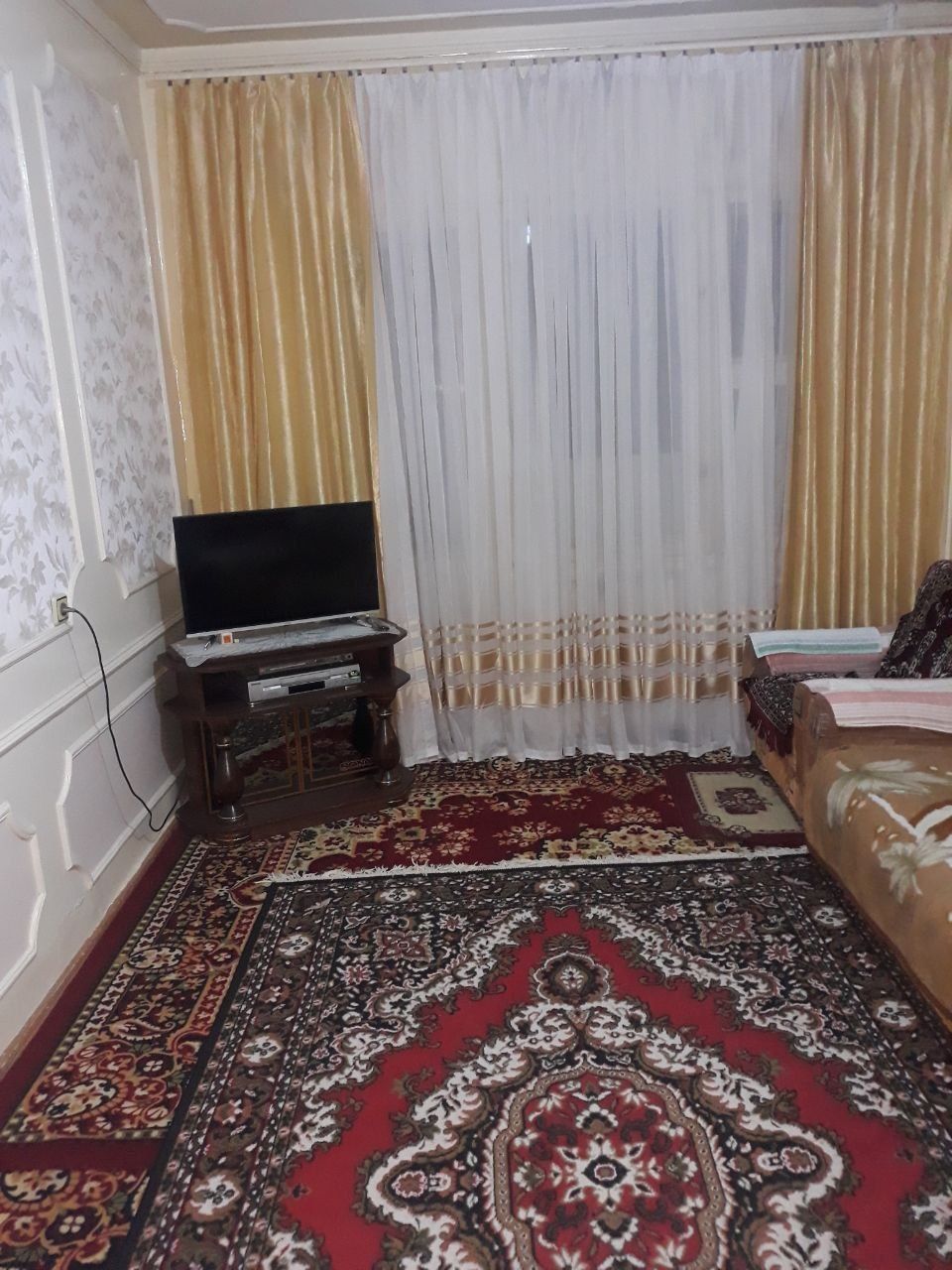 4 комн. квартира, 4/8/9. Сергели 7. Метро "Yangihayot" - 400 м