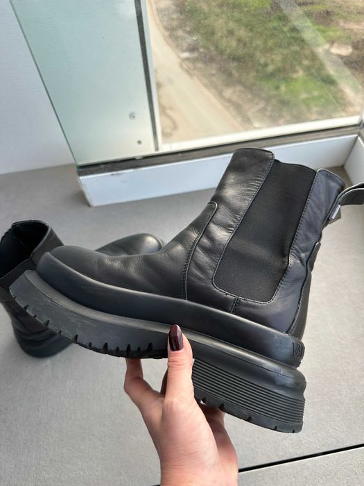 Ghete de iarna din piele Valentino 35/36