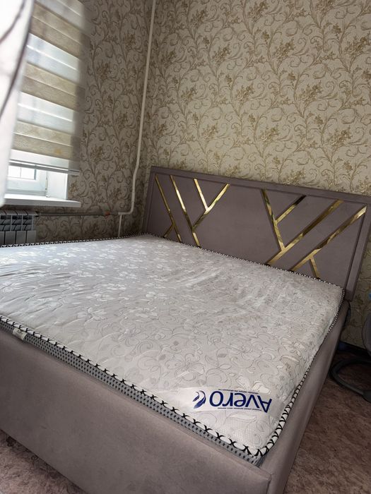 Кровать с матрасом AVERO