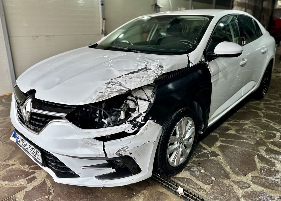 Renault Megane 2025 1.5Dci 4600km Usor avariat/ Avariat/ Avariate