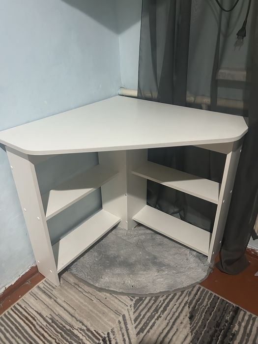 Срочно продам стол