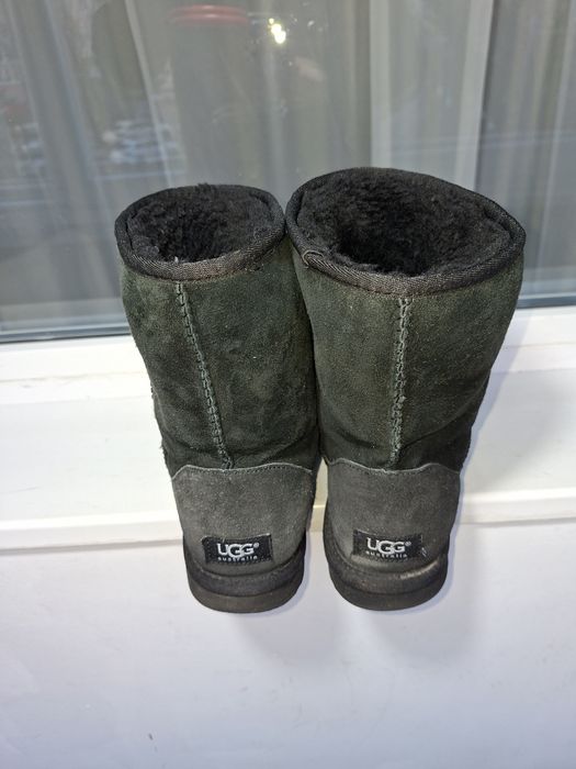 Vând cisme UGG originale nr 39