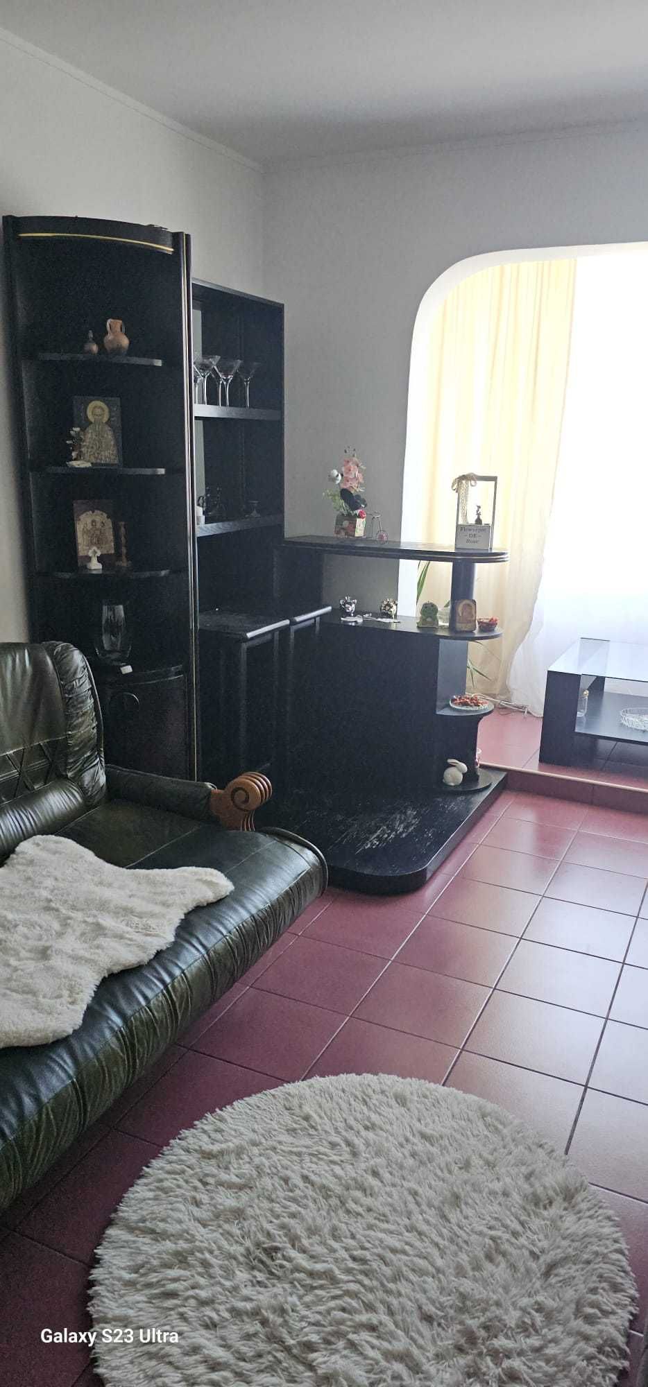 Apartament de inchiriat cu 3 camere, Malu Rosu, str.Tazlau