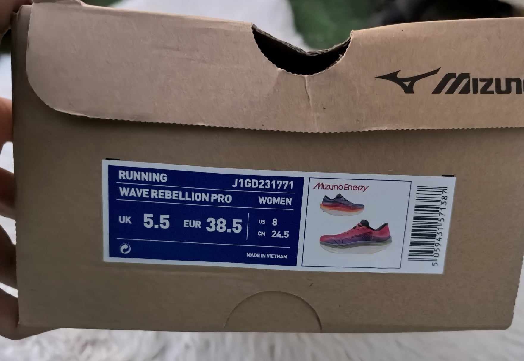 Mizuno оригинални дамски сникърси 38.5