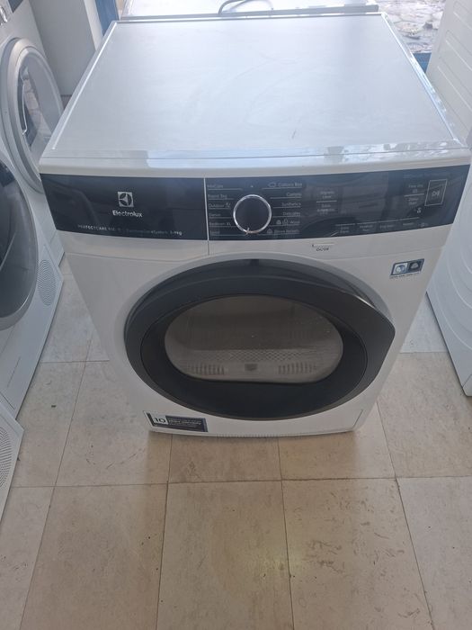 Сушилня с термопомпа Electrolux PerfectCare 900