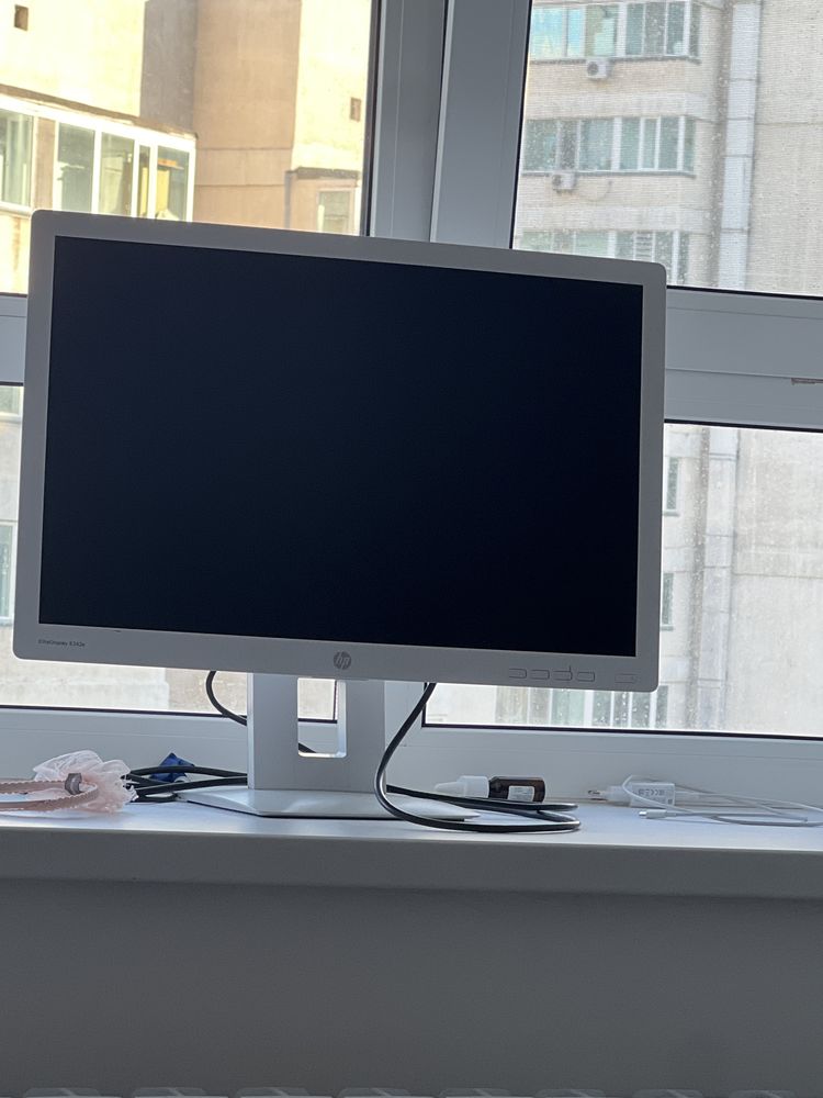 Продам монитор hp elite display e242e