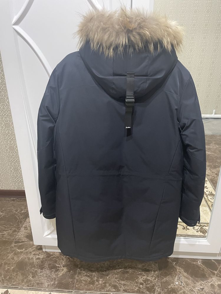 Продам зимнюю куртку аляску