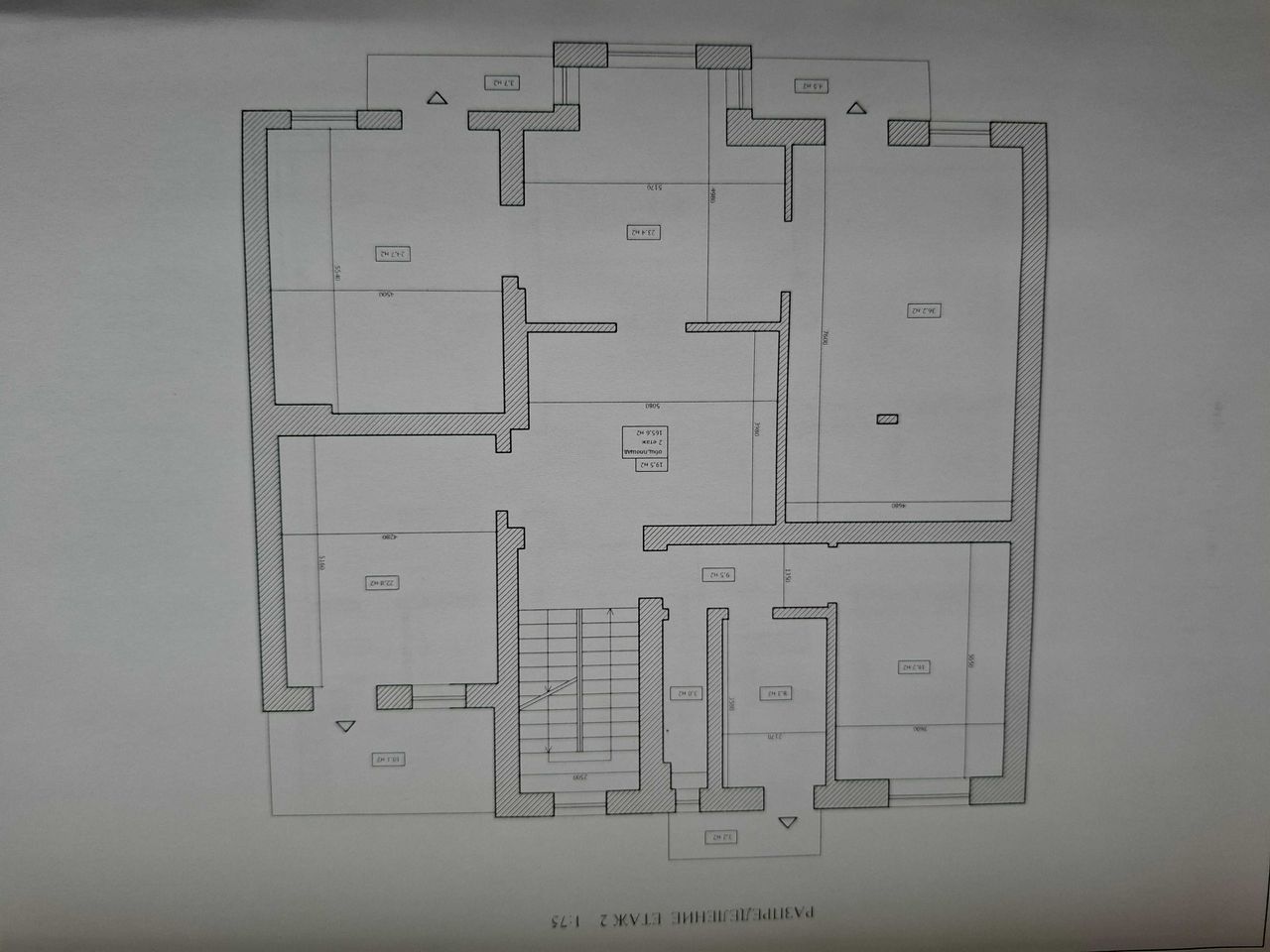 Дава се под наем Офис в София, Център - 850 кв.м за 8500 € - Снимка #17