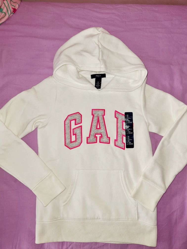 Продавам худи gap