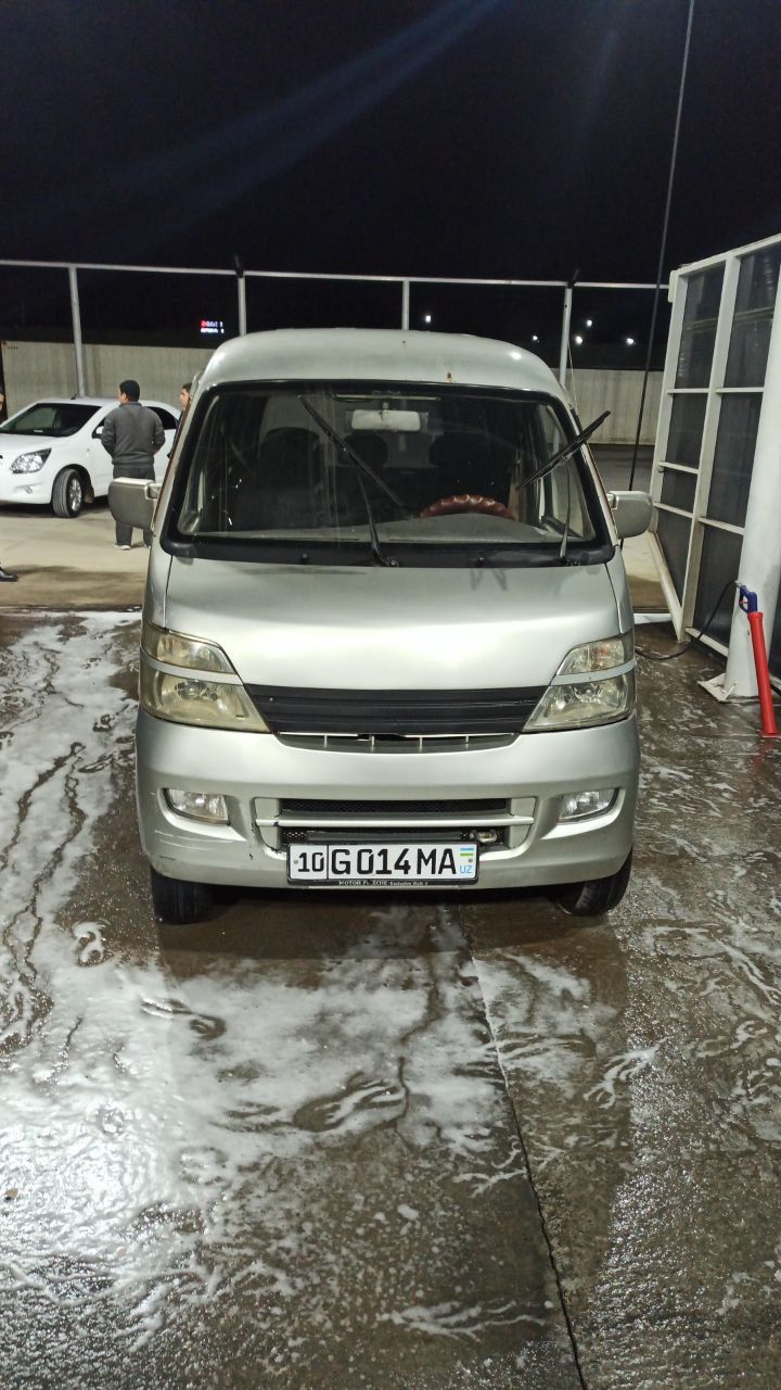 Changan  SC6382 xolati orta