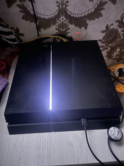 Продам playstation 4
