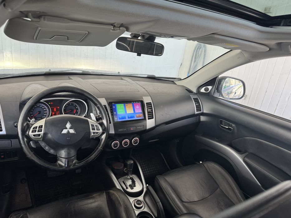 Mitsubishi Outlander 2.4 benzina 4x4 7 locuri