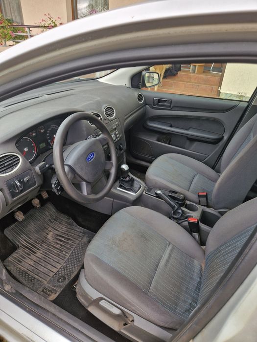 Vând Ford focus 2  1.6 diesel