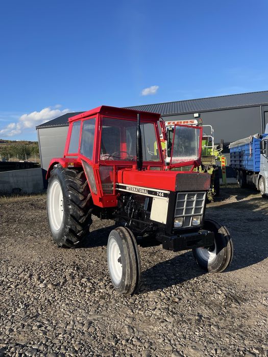 Vand Tractor International 744