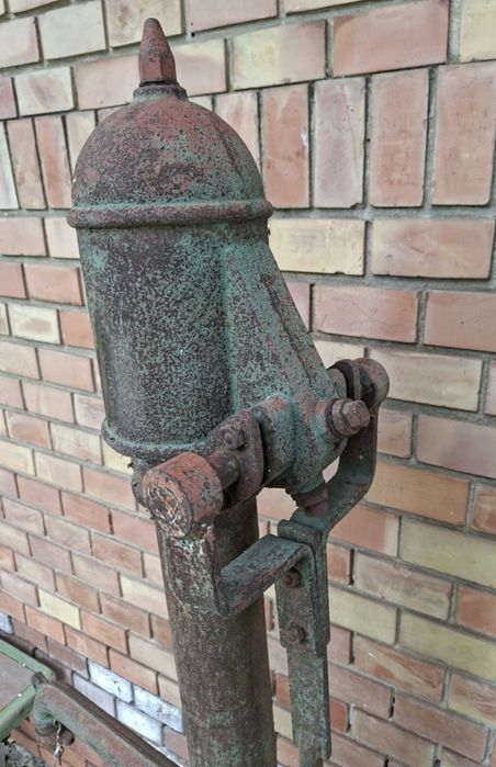 Fântână fonta de colecție.f rar 2 model.Masina de facut apa carbogazoa