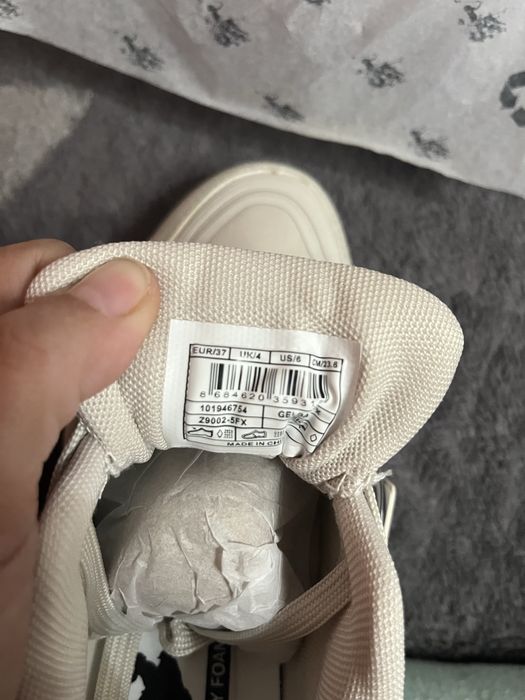 Adidasi de dama superbi noi