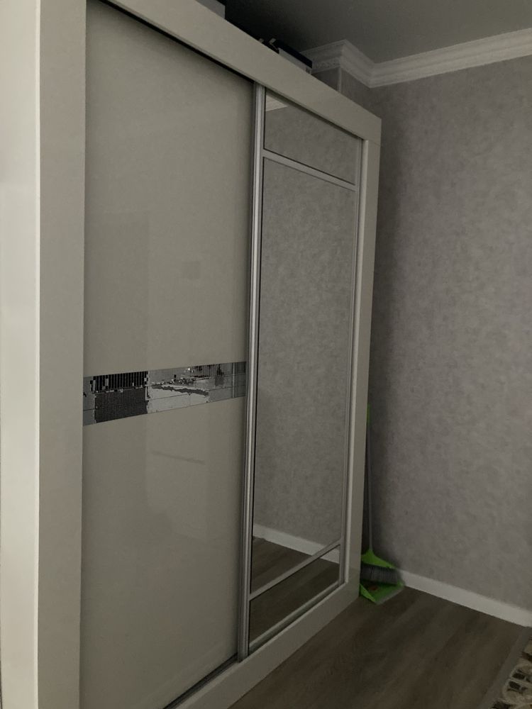 Продам шкаф купе в прихожую