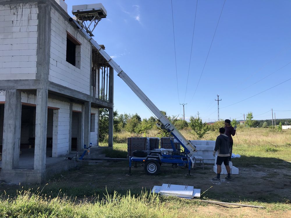 Inchiriez lift materiale de constructii