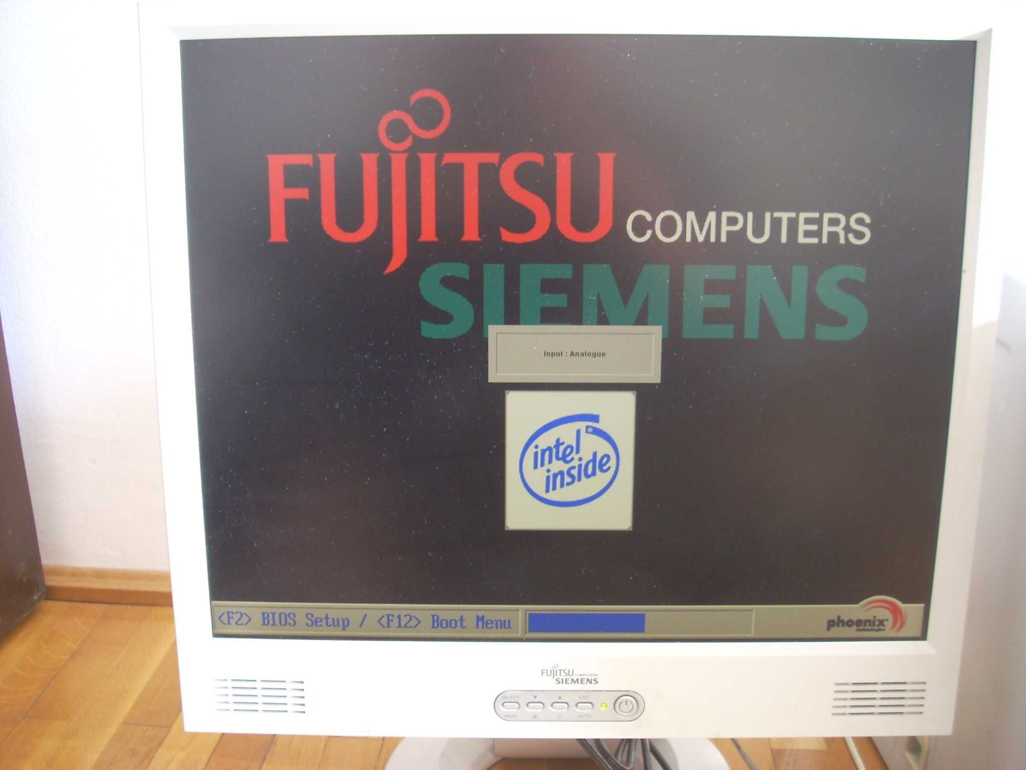 Pentru Colectionari un vintage Fujitsu Siemens Intel Centrino+LCD 19"