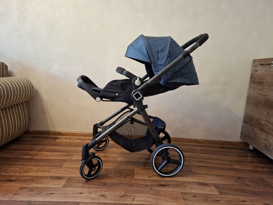 Продам детскую коляску.