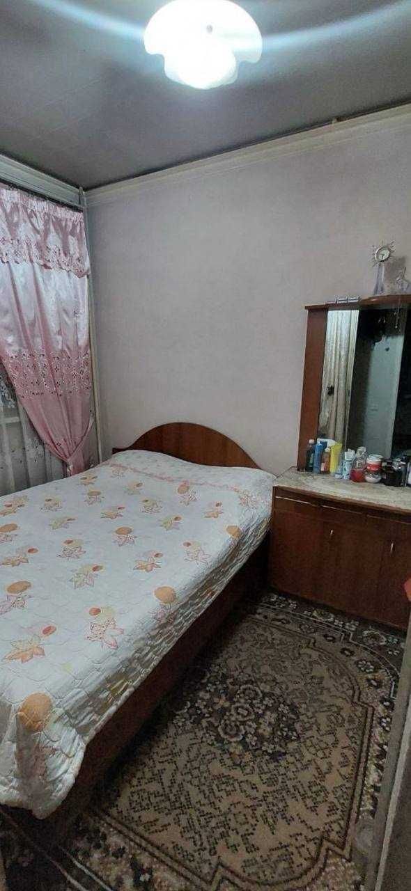 себзар 1/4/4 Галерейка 42м2 , продается квартира