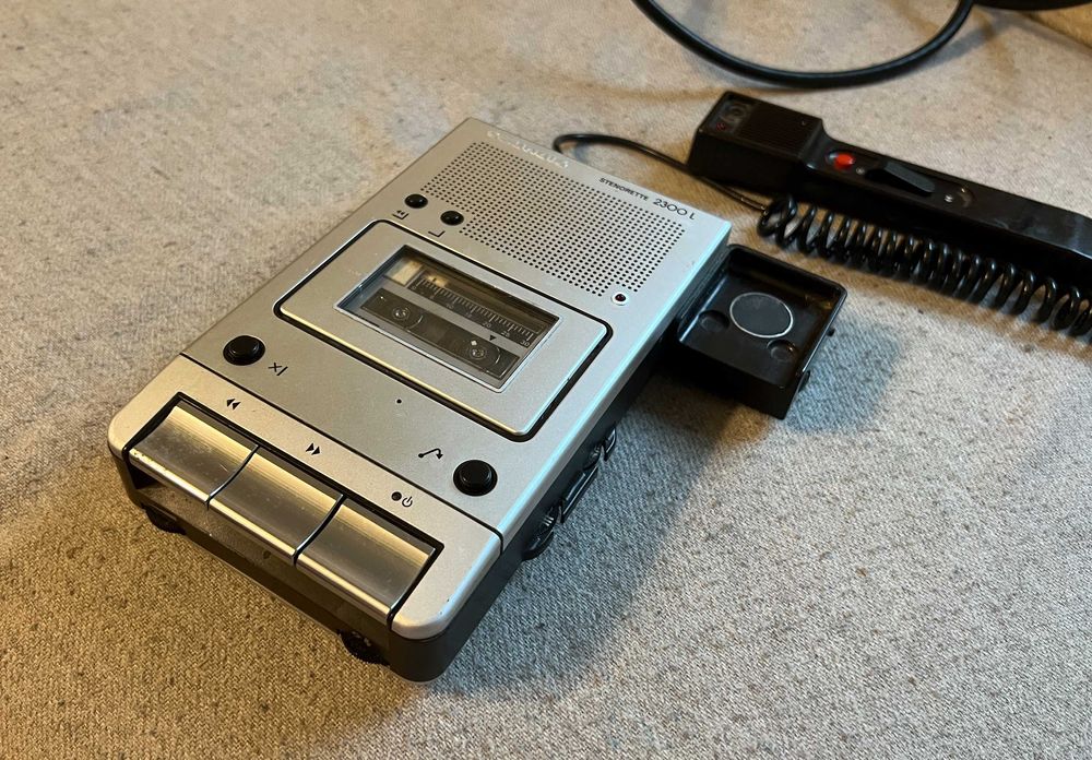 Dispozitiv de redare si inregistrare Grundig Stenorette 2300 L