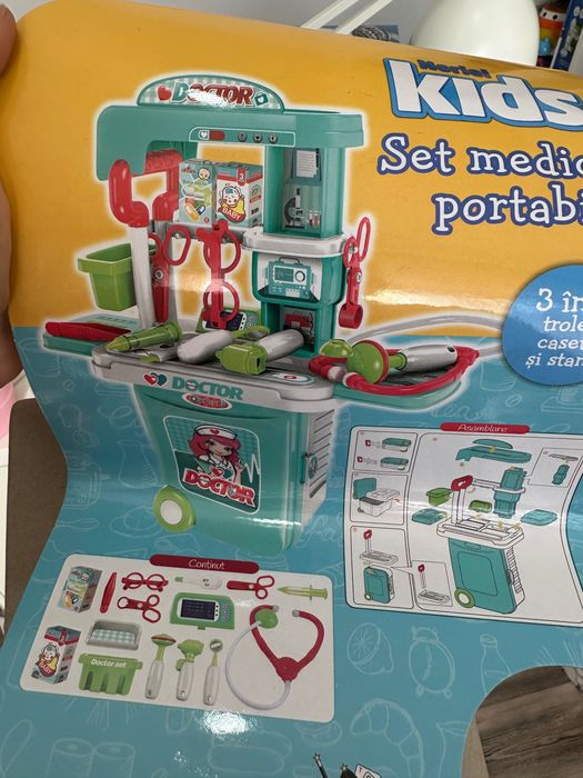 Trusă medicală tip troller jucărie