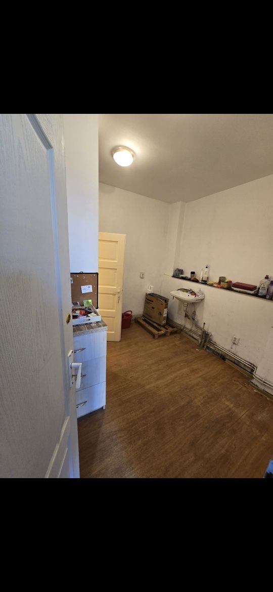 Spatiu comercial Resita Piața Sud