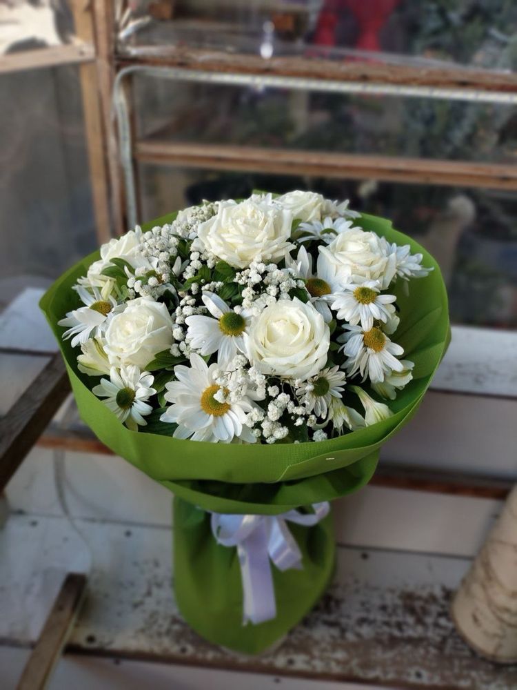 pionavidniy pion gullar buket atirgul roza