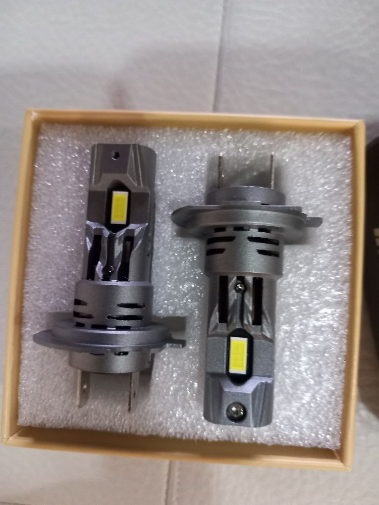 Светодиодни крушки H7