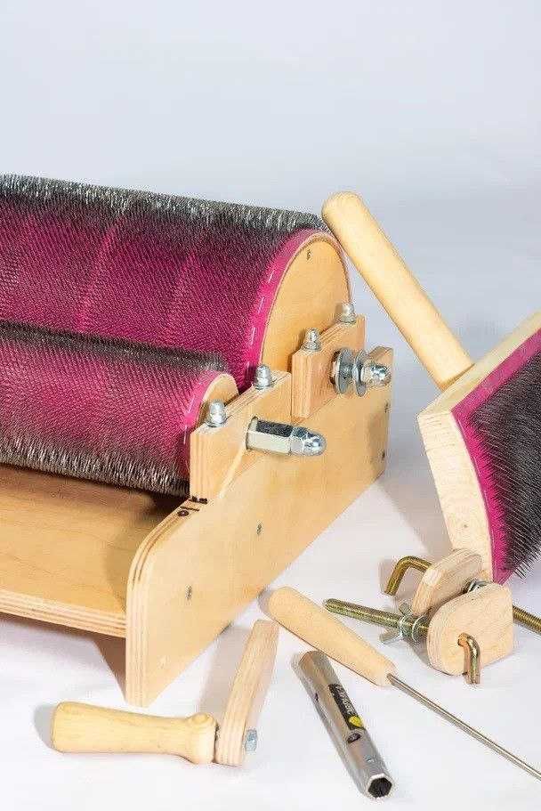 Барабанный кардер для обработки шерсти