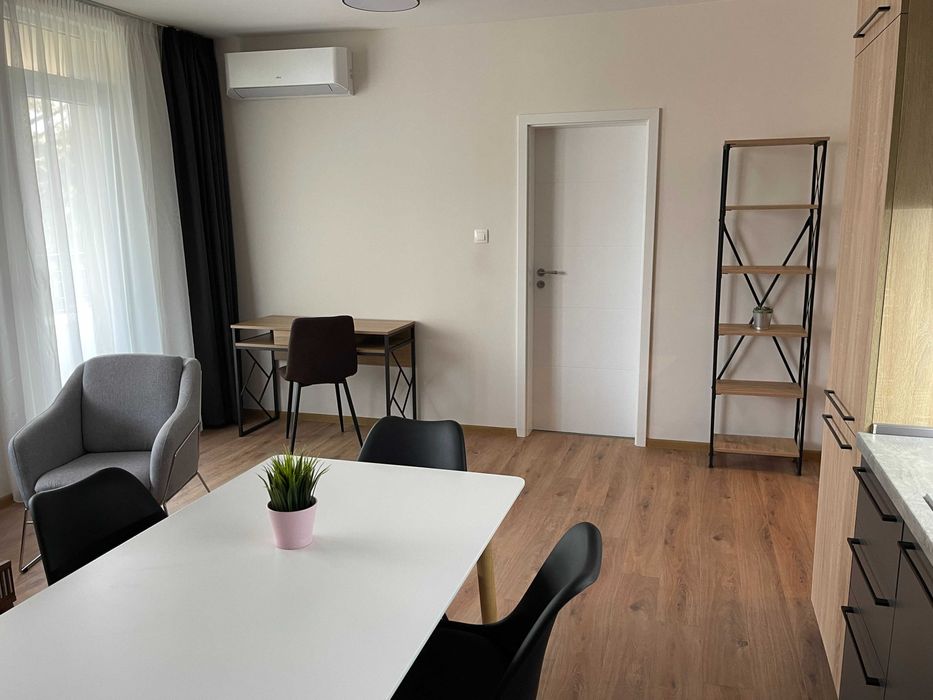 Дава се под наем Двустаен апартамент в София, Света Троица - 64 кв.м за 586.5 € - Снимка #2