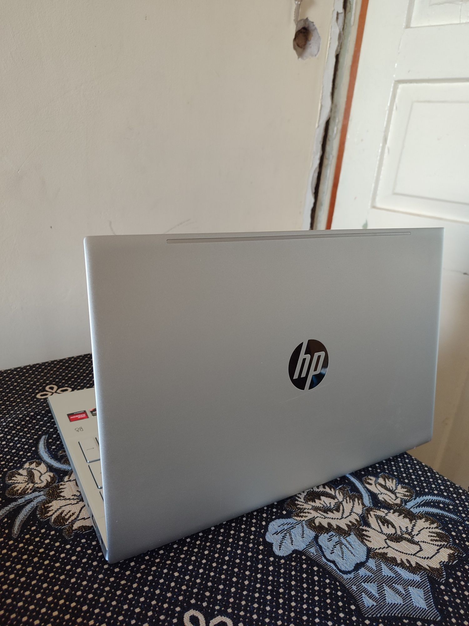 Noutbuk HP AMD ryzen 3 5300U