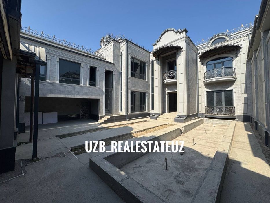 Ориентир: ТРЦ High Town Mall Продается Новая Евро Коробка 4,2.соток