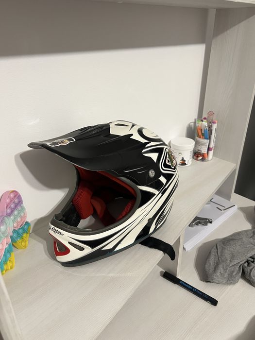 Casca Troy lee designs