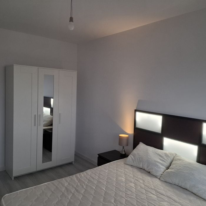 Închiriez apartament cu o camera