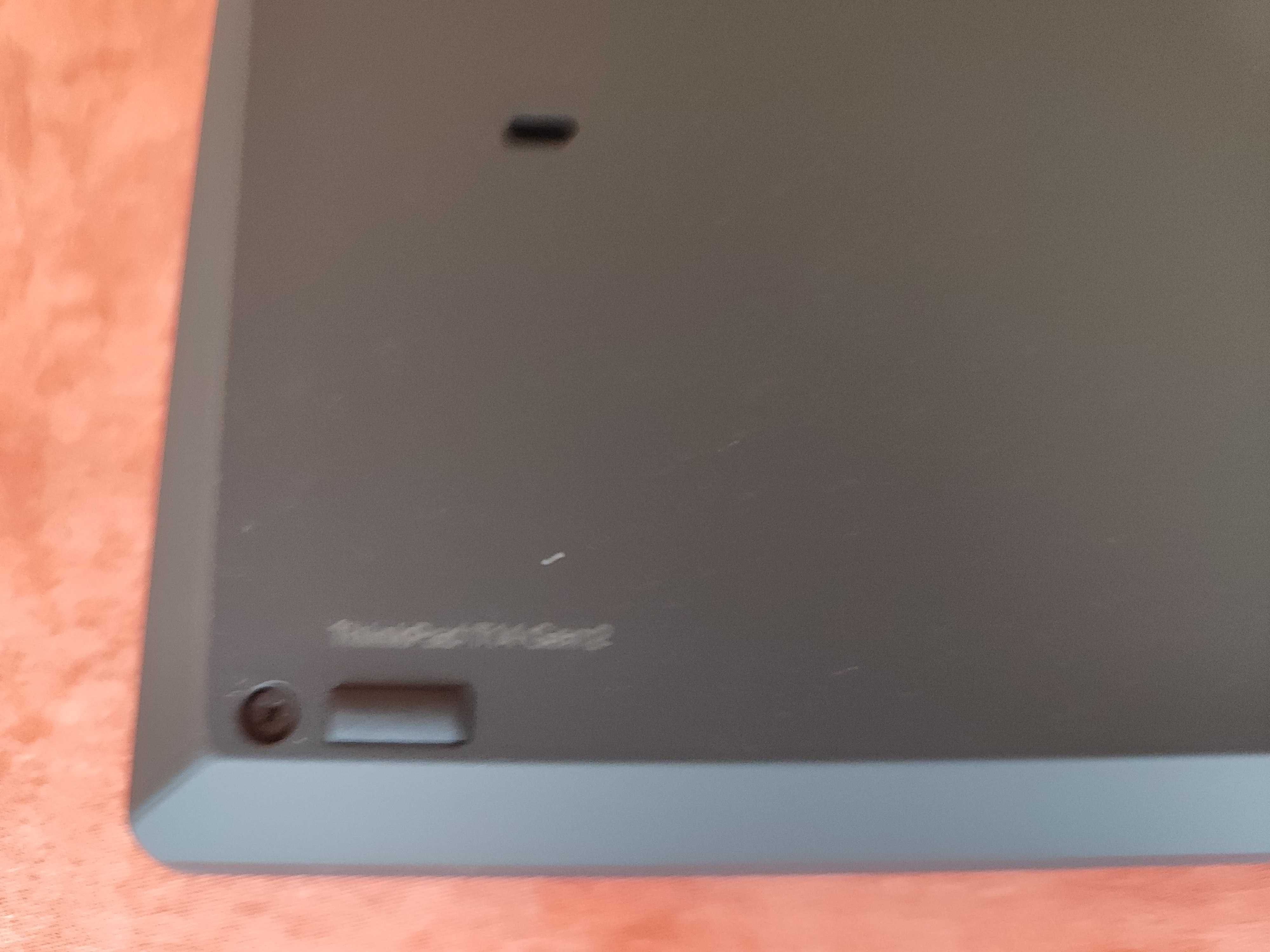 Продавам чисто нов лаптоп Lenovo ThinkPad T14 Gen 2