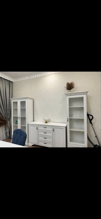 сервант в хорошом состояние