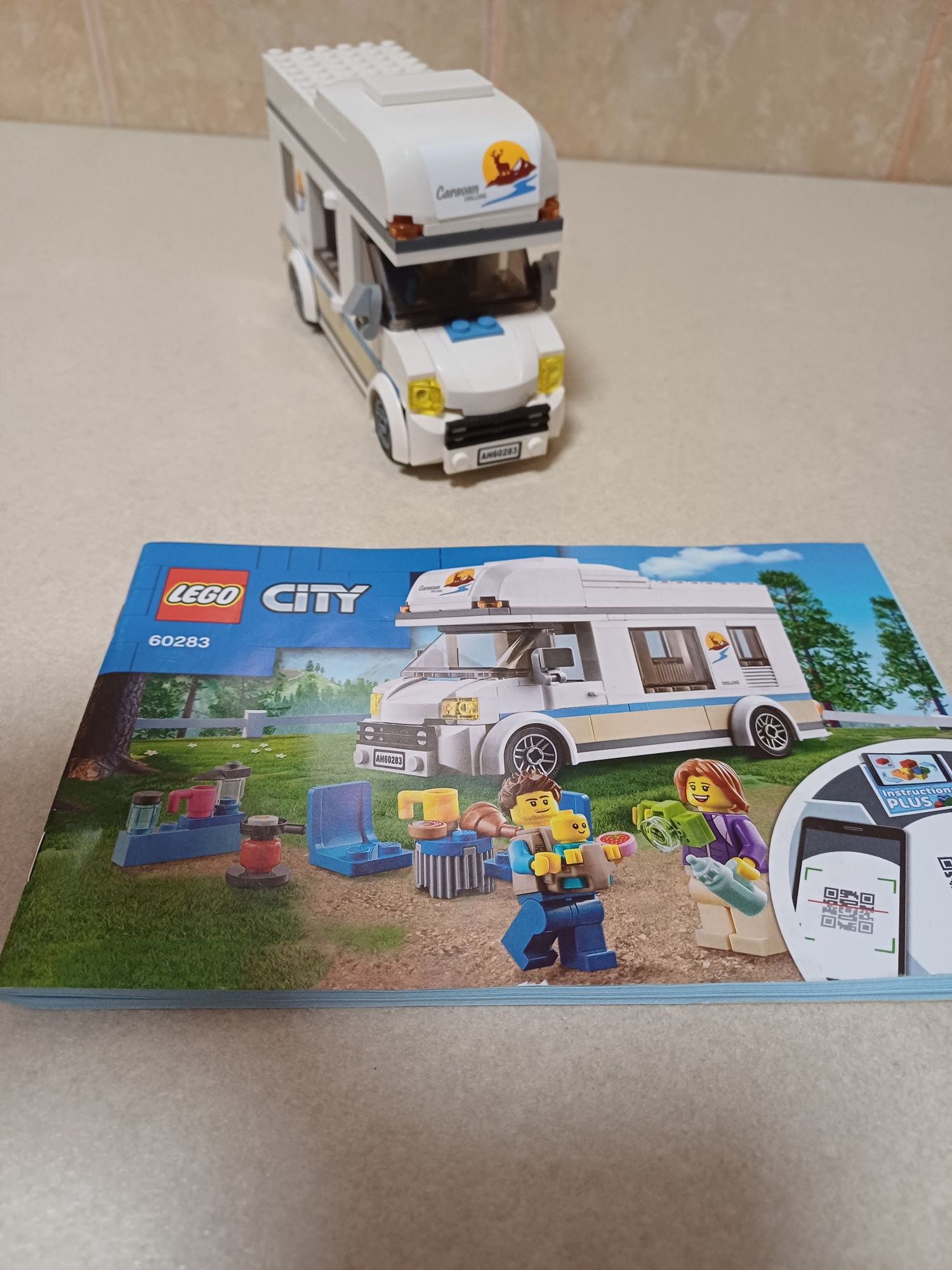 Lego City 60283-rulota de vacanta