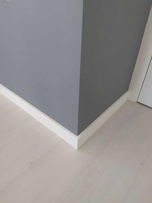 Монтаж на интериорни врати и подови мдф первази