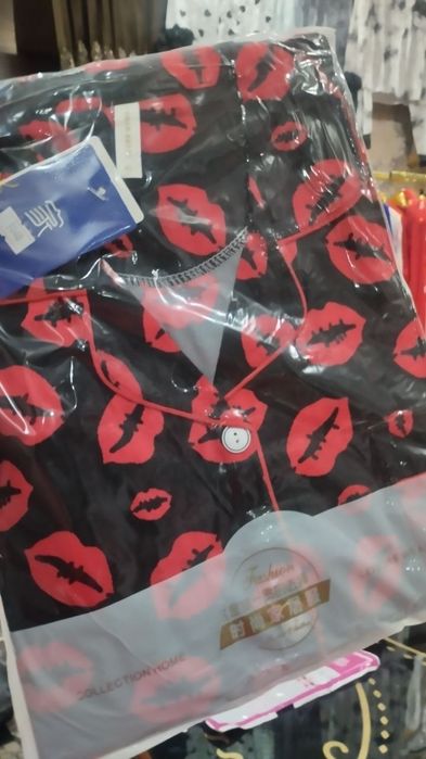 Ayollar uchun tungi pijama