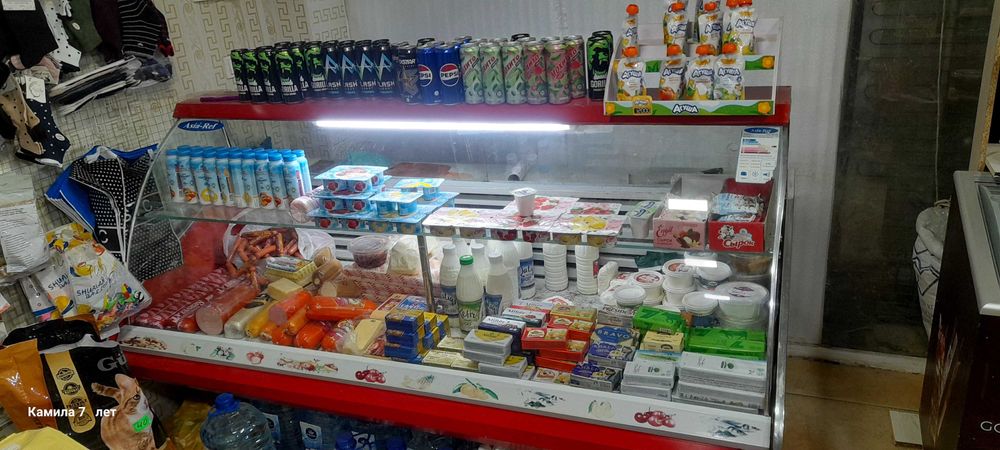 Витрина холодилник сотилади