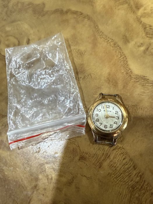 Женская часы Волга