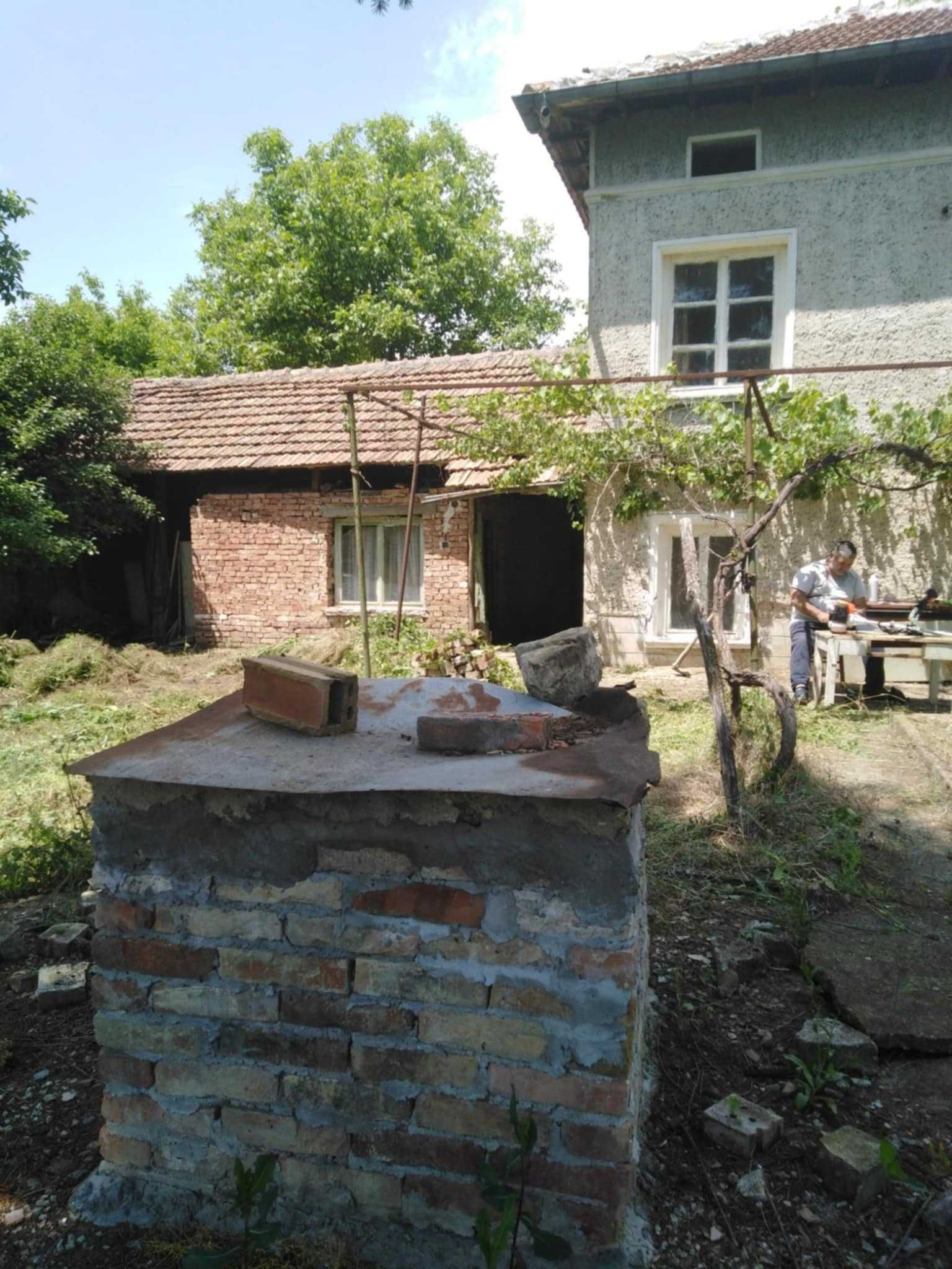 Продамам къща  в с.Михалци
