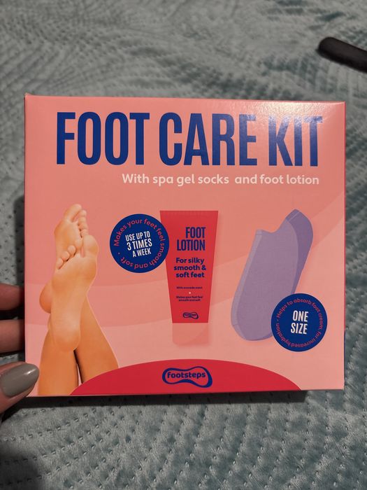 Kit pentru ingrijire picioare - sosete cu gel reutilizabile + crema